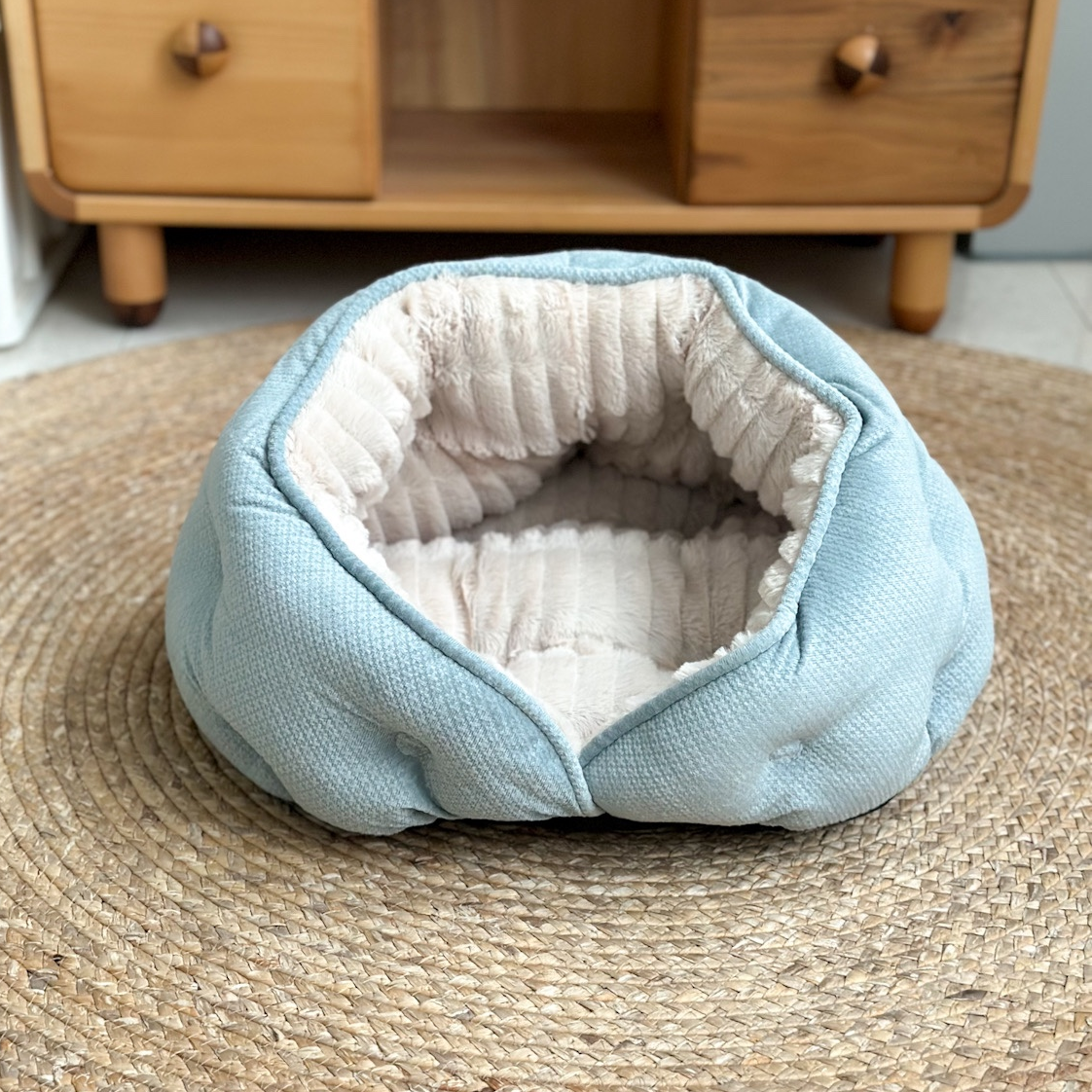 Volcano-Style Pet Bed