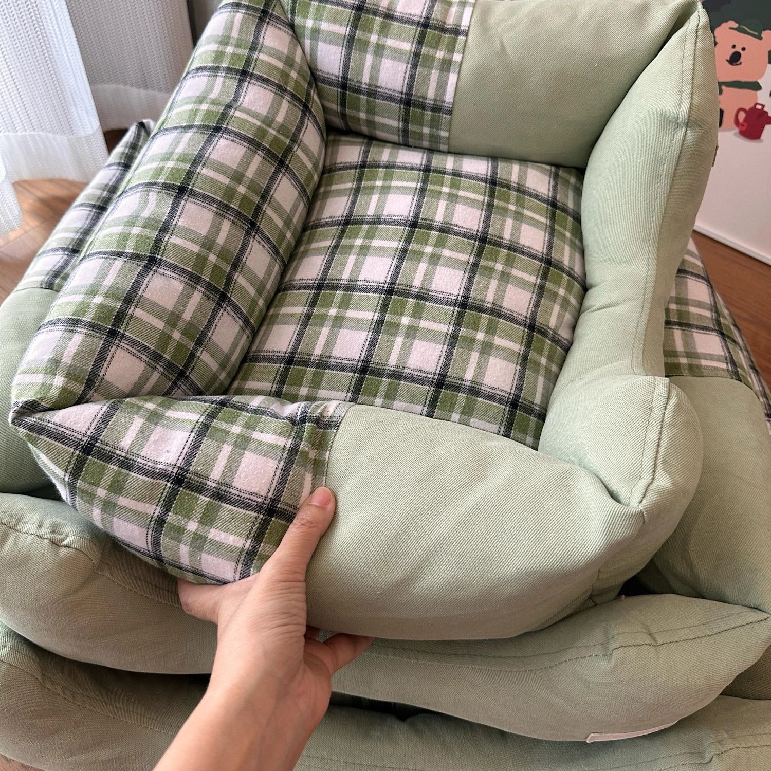 Washable Plaid Pet Bed