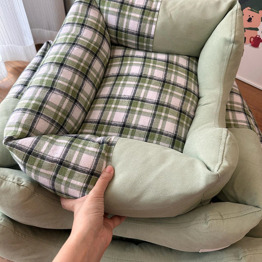 Waschbares Haustierbett mit Karomuster