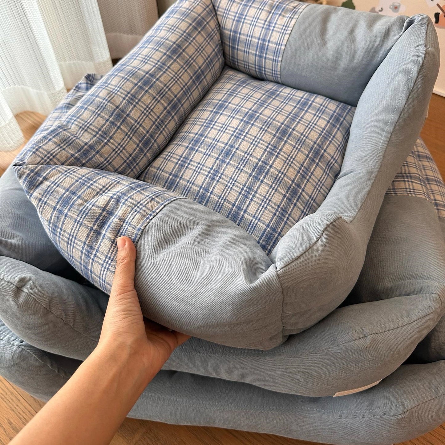 Waschbares Haustierbett mit Karomuster